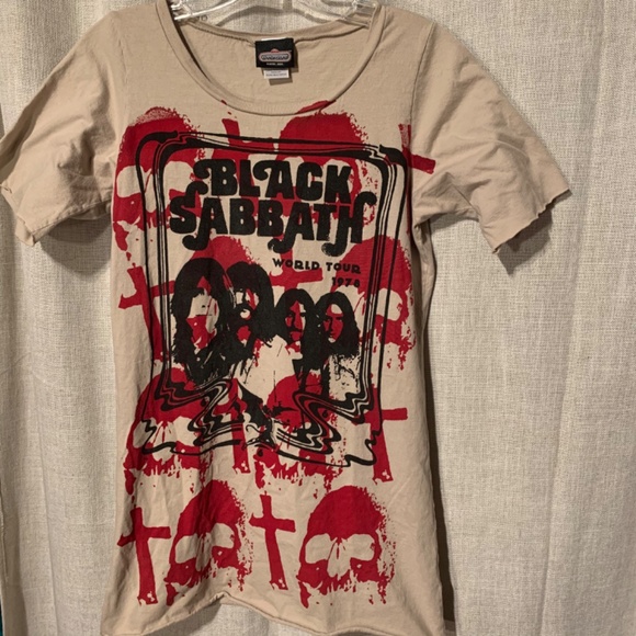 Vintage Black Sabbath Rock n Roll Tee. - Picture 4 of 5